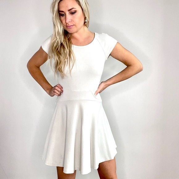 Diane Von Furstenberg Light Grey Fit & Flare Dress Size 4 - Picture 1 of 10